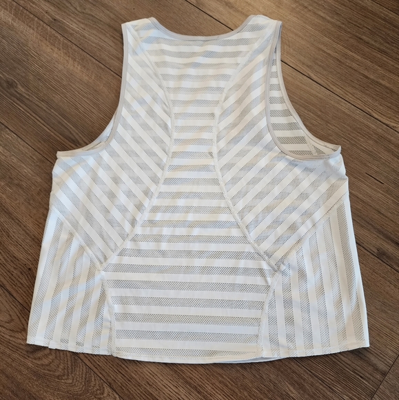 Lululemon mesh tank top - Picture 2 of 4